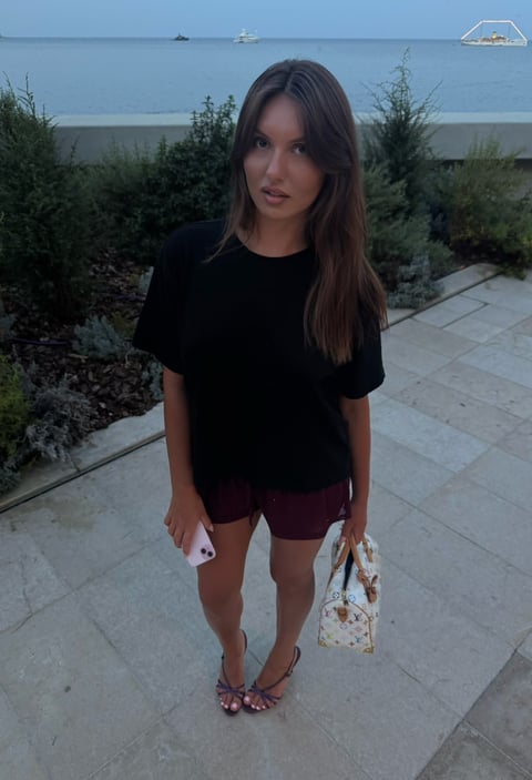 Sofia - Lifestyle Creator, buchbar als Model für Kampagnen